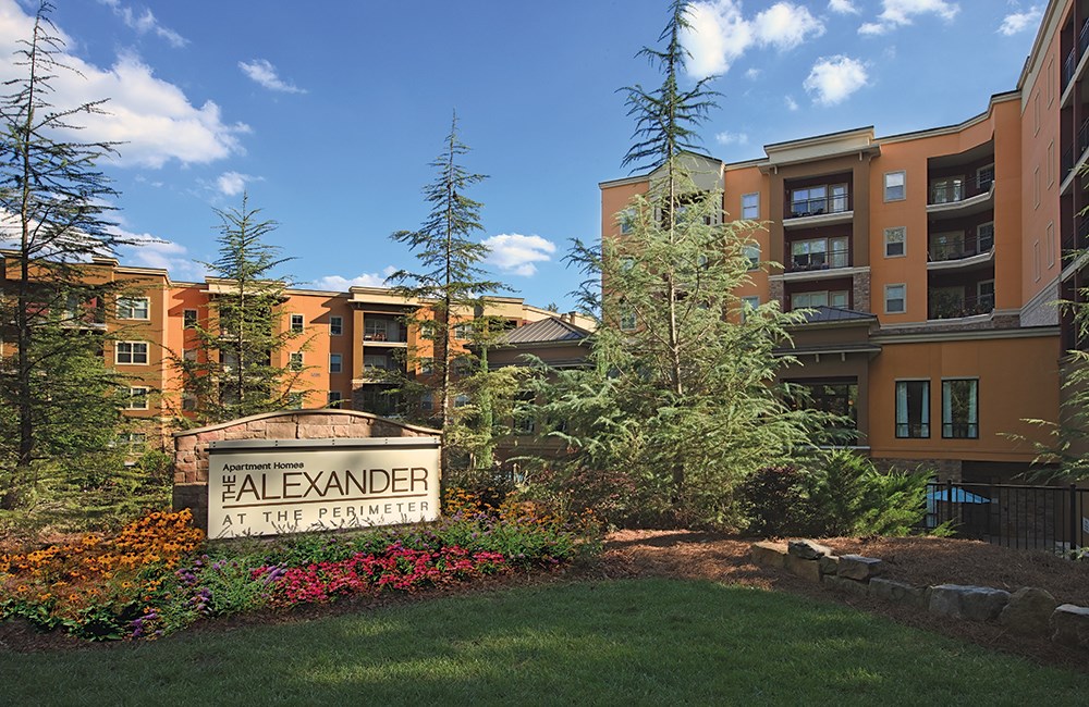 Atlanta Apartments For Rent The Alexander at the Perimeter Simpson