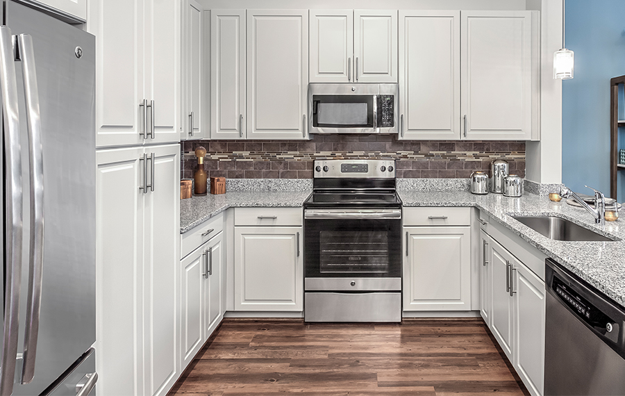 2700 Charlotte Ave Apartments - Nashville TN - Kitchen