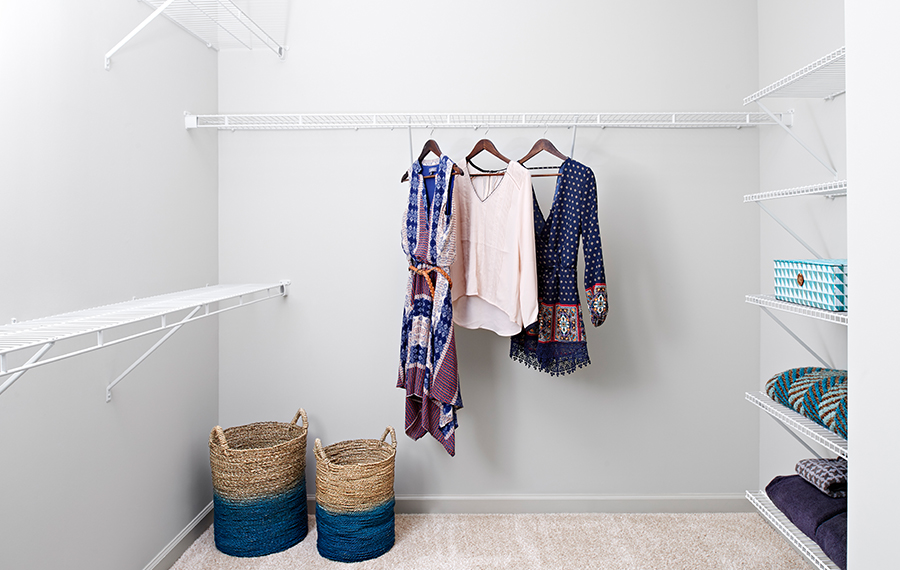 Nashville Apartments with Large Closets - 2700 Charlotte Ave