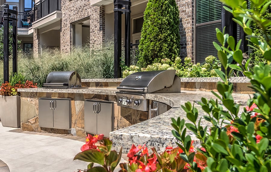 2700 Charlotte - Nashville, TN - Firepit - midtown apartments nashville