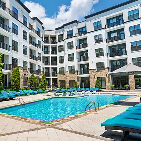Apartments in Nashville - 2700 Charlotte Ave - Pool