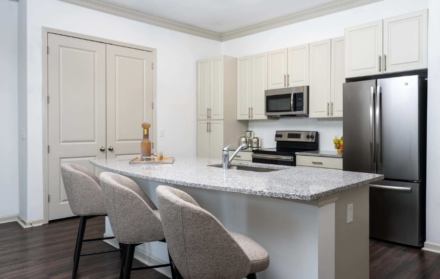 2700 Charlotte - Nashville, TN - Stainless Steel Appliances - apartments in nashville tn 37209