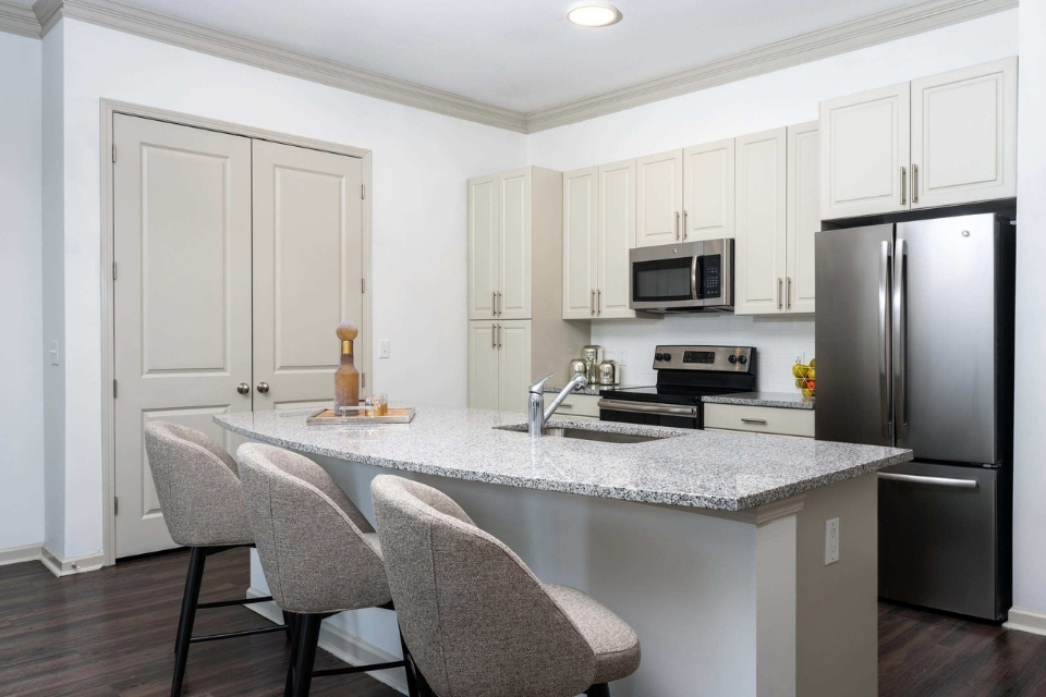 2700 Charlotte Ave Apartments - Nashville TN - Kitchen