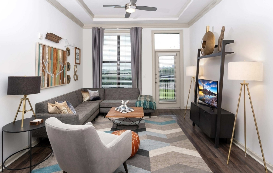 2700 Charlotte - Nashville, TN - Living Room - west nashville apartments