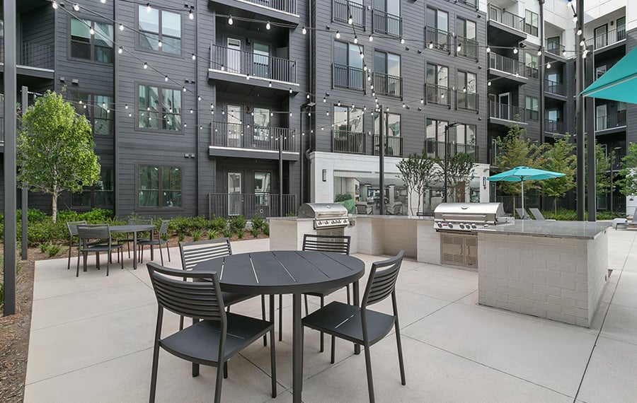 Brand new apartments in Atlanta, GA - Auden Apartments - courtyard