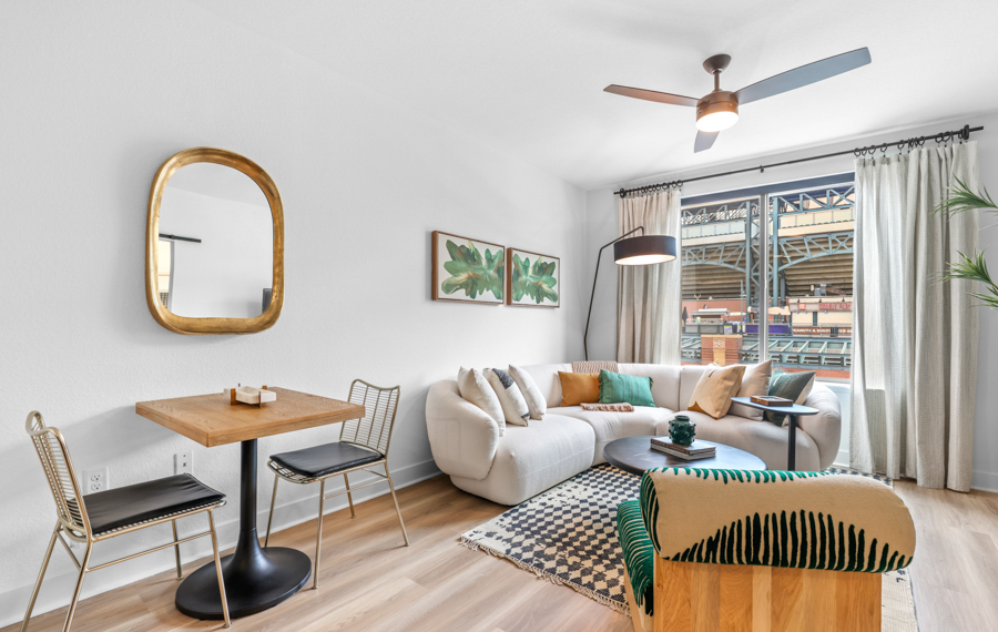 Apartments LoDo Denver - The Battery on Blake Street - Wood Flooring
