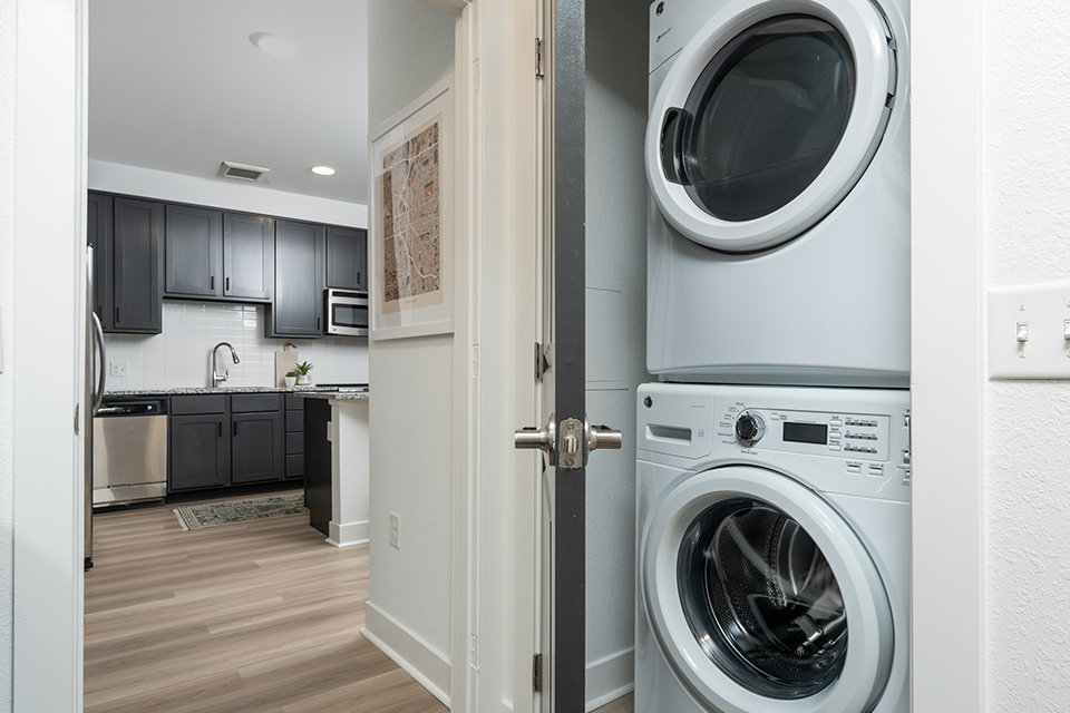The Battery on Blake Street - downtown Denver apartments - kitchen