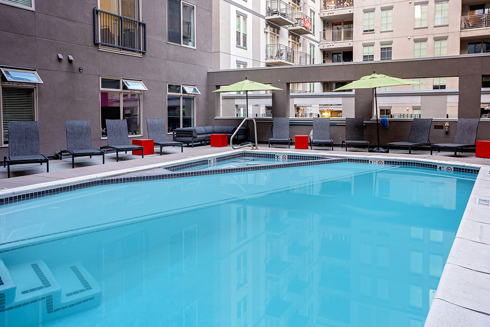The Battery on Blake Street pool - Apartments in Ballpark neighborhood - Denver, CO