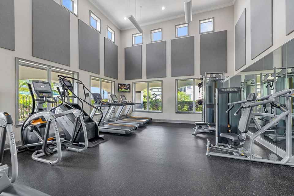 2 bedroom apartments in Orlando - Reserve at Beachline - Fitness Center