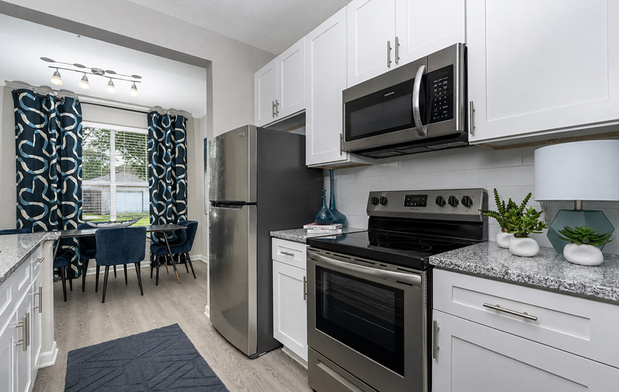 Reserve at Beachline Apartments in Orlando FL - Kitchen