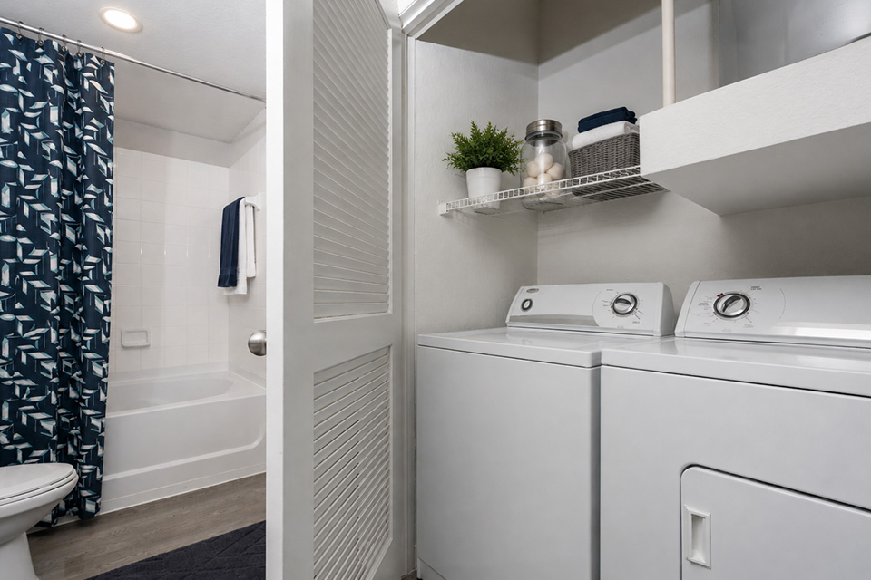 Orlando, FL Apartments for Rent - Reserve at Beachline - Washer and Dryer