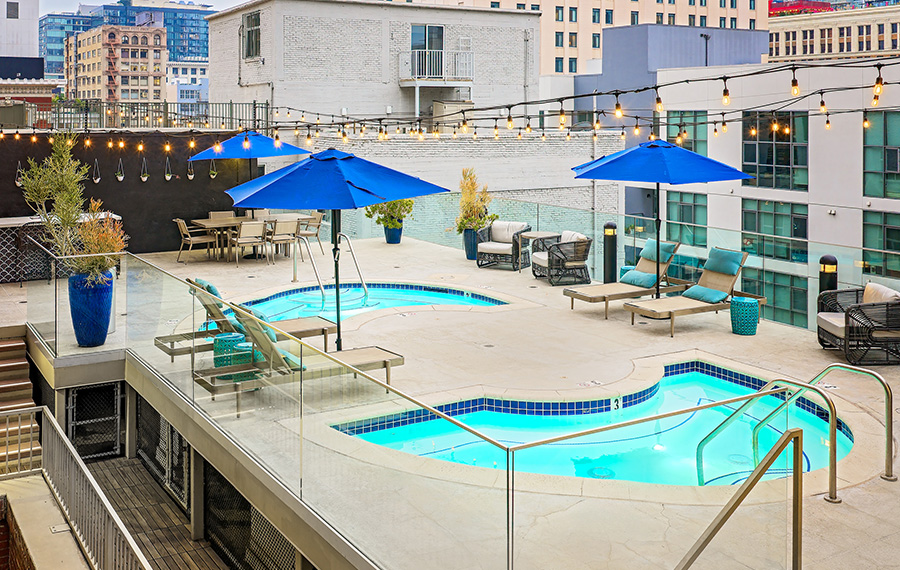 Financial District apartments for rent in LA - Brockman Lofts Hot Tub