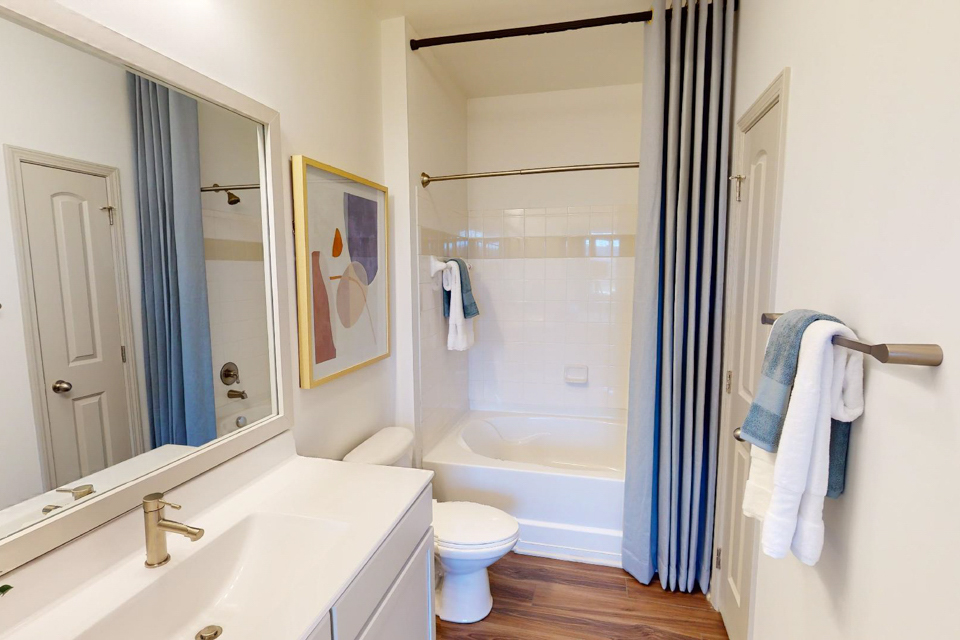 Townhomes near RTP - Chancery Village - Bathroom