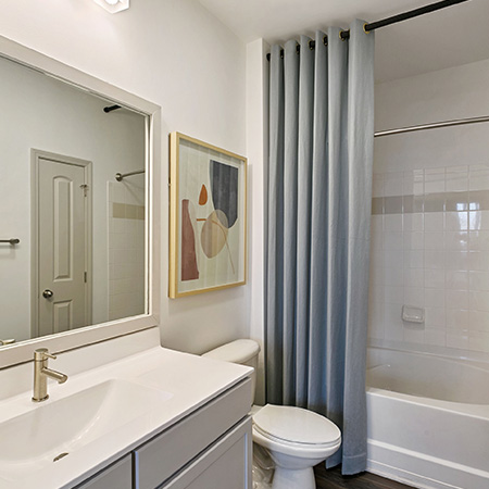 Townhomes near RTP - Chancery Village - Bathroom