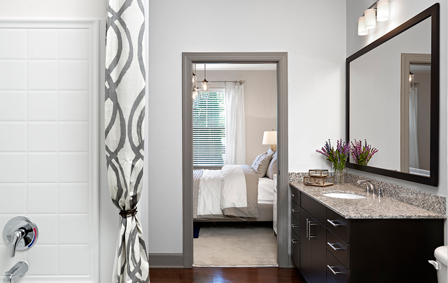 Franklin, TN Apartments for Rent - Cadence Cool Springs Bathroom