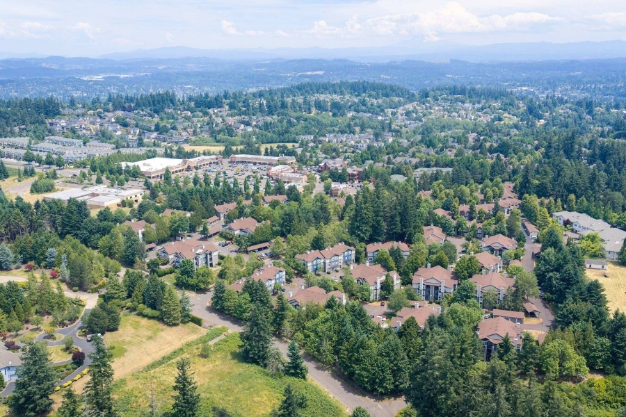 Cascade Summit Apartments -  nearby shopping and dining - West Linn, OR apartments