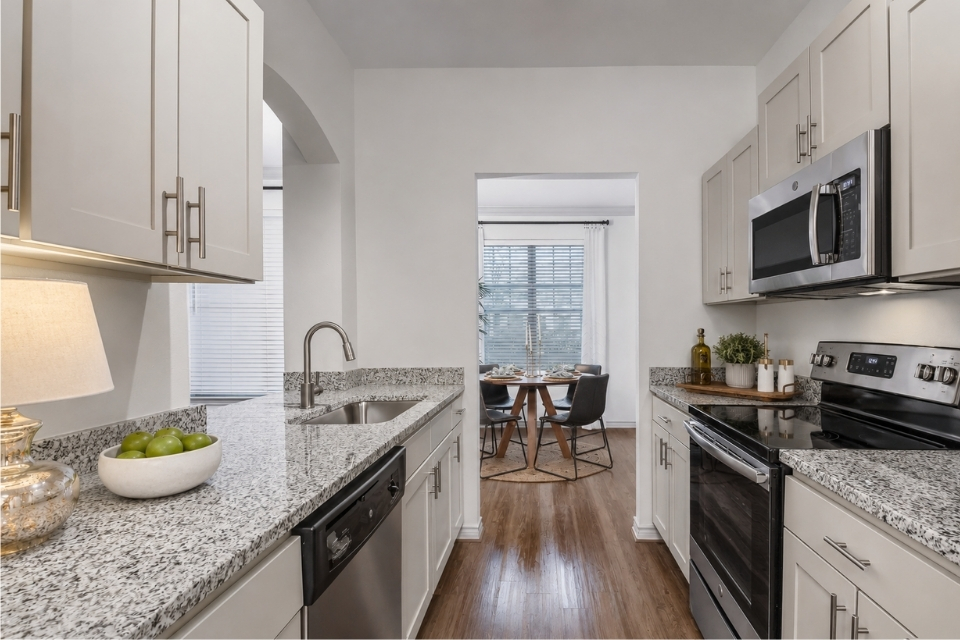 Upgraded Apartments in Ballantyne Charlotte - Promenade Park - Kitchen