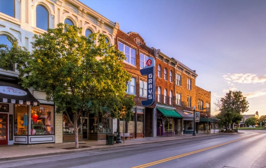 Apartments near Downtown Franklin - Dwell at McEwen