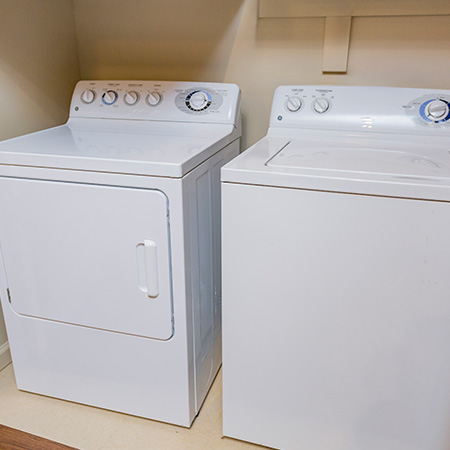 Apartments with Washer and Dryer - Dwell at McEwen in Franklin