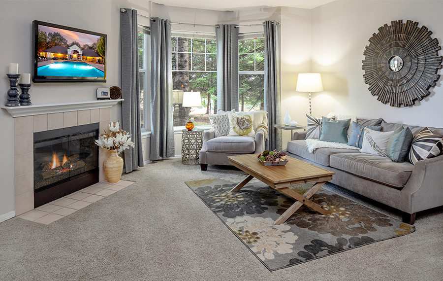 Cascade Summit - Parker Crest apartments in West Linn, OR with fireplace