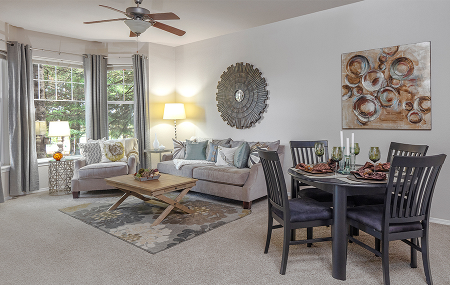 Cascade Summit - apartments in West Linn, OR - living room