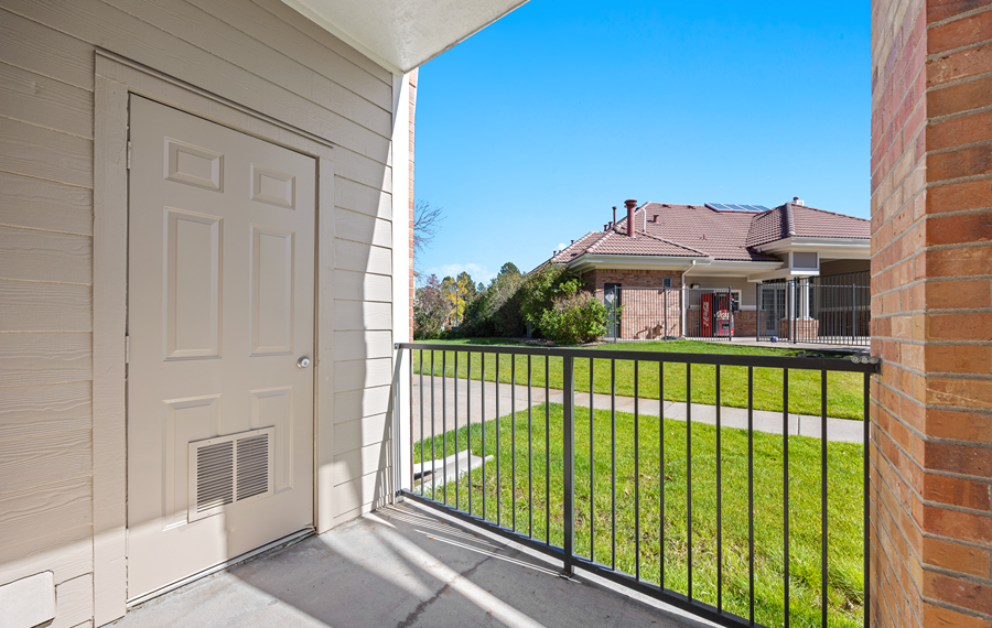 Apartments near DTC - Highland Crossing and Highland Square - Balcony