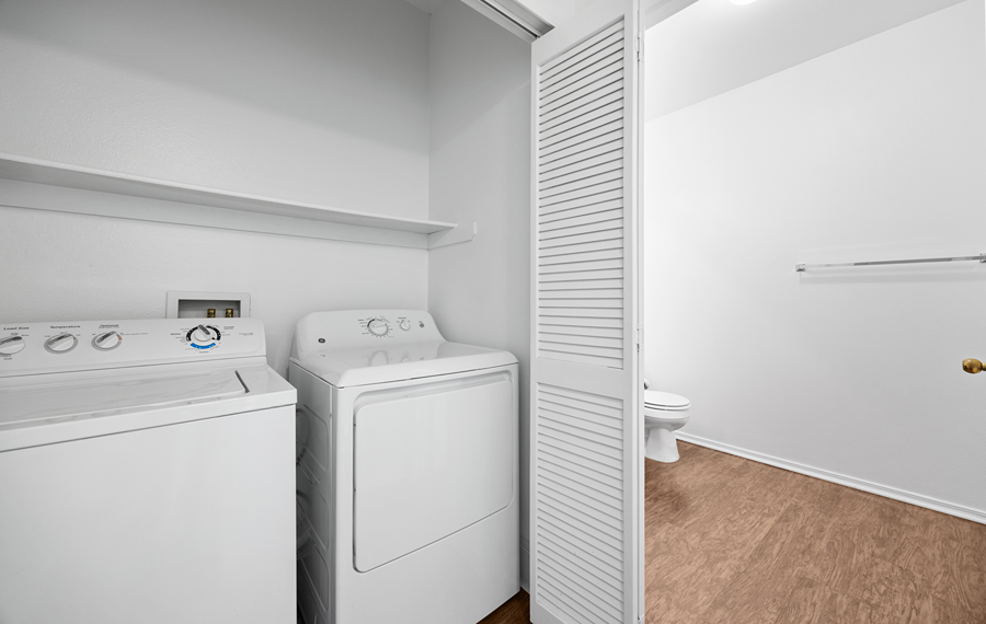 Apartments near DTC - Highland Crossing and Highland Square - Washer and Dryer
