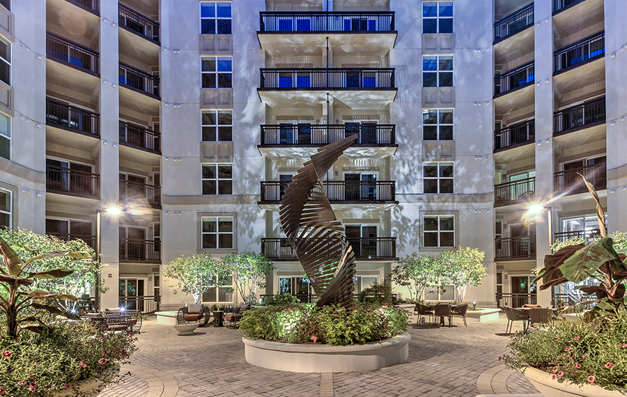 3 bedroom apartments in Charlotte, NC - The Encore SouthPark - Courtyard
