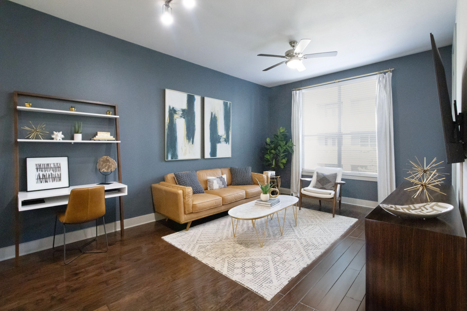Icon at Ross Apartments - Uptown Dallas - Living Room