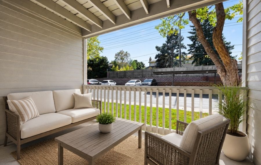 Jefferson Square Apartments in Denver - Patio