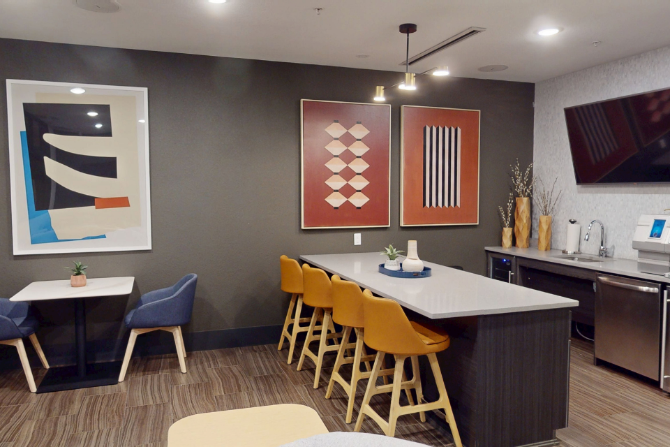 Studio LoHi - Apartments in Highland Denver, CO - resident lounge