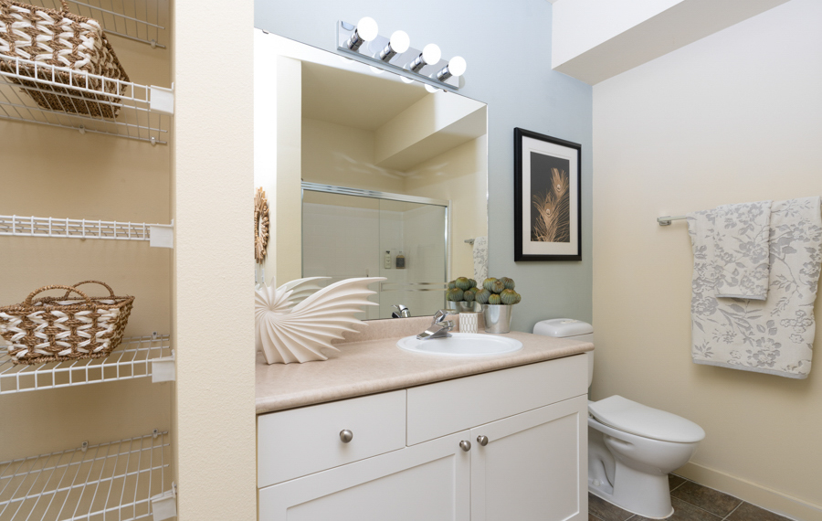 Apartments for rent in Downtown Redmond - The Lodge At Redmond Ridge Bathroom