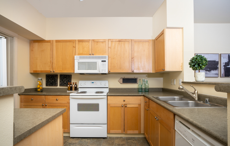 Townhomes in Redmond, WA - The Lodge at Redmond Ridge - Kitchen