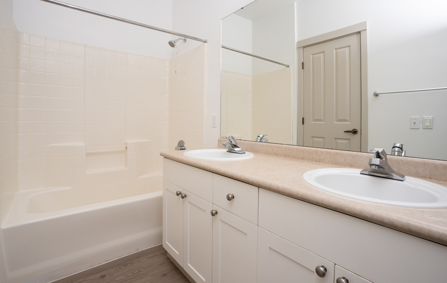 Lodge at Redmond Ridge Apartments - Redmond, WA - Bathroom