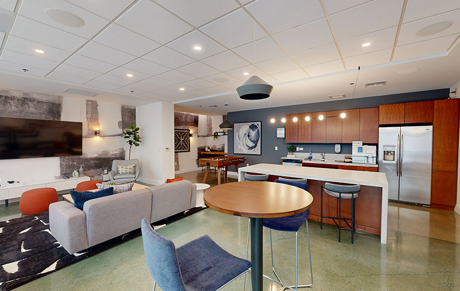 South Waterfront apartments for rent in Portland - The Matisse resident lounge