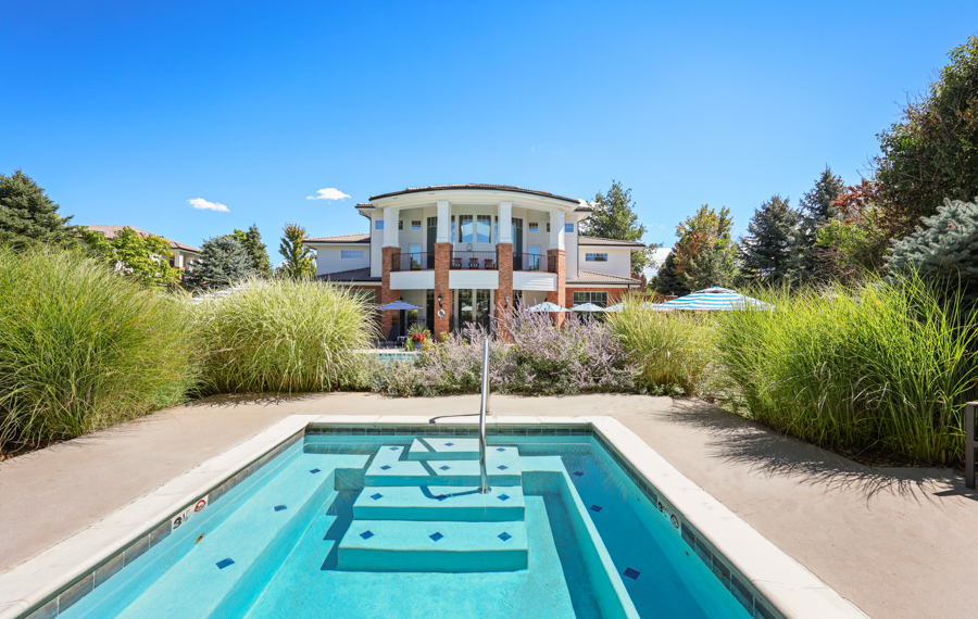 Apartments in Lone Tree CO - The Meadows at Meridian - Hot Tub