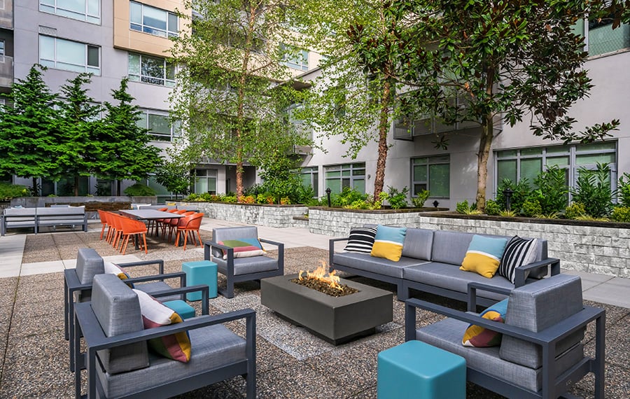 Apartments for rent Bellevue WA - Metro 112 Apartments - courtyard
