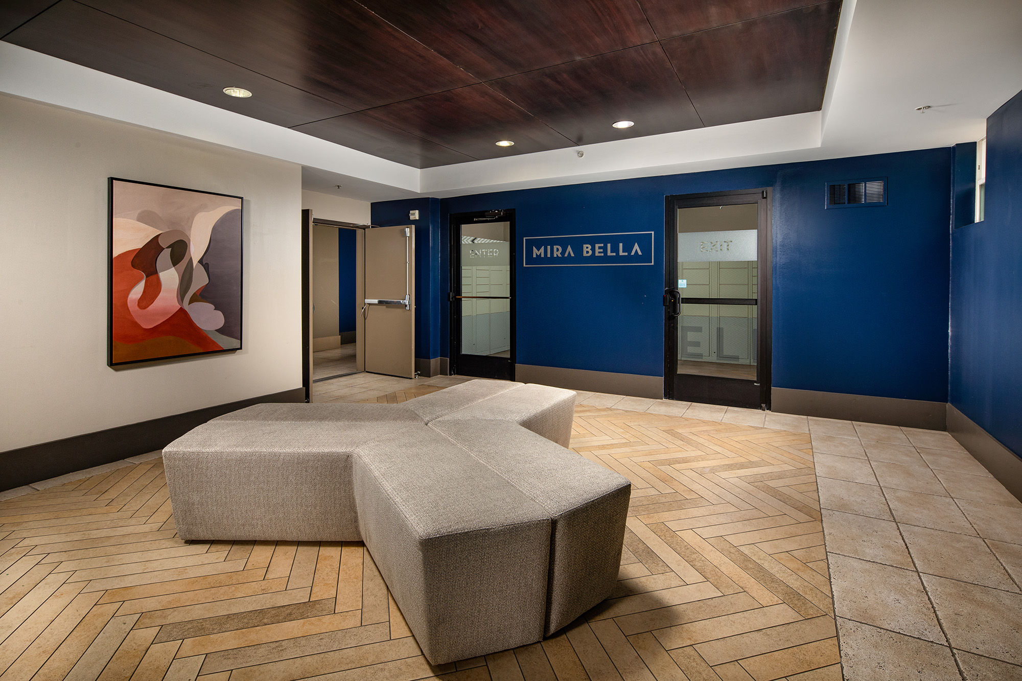 Mira Bella - Apartments in San Diego, CA - package lockers