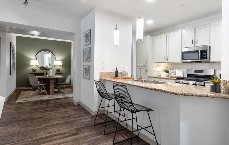 Cabrillo Heights Park apartments for rent in San Diego - Mira Bella - Kitchen