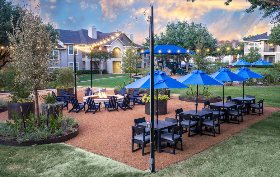 Montelena - Grapevine, TX - Biergarten
