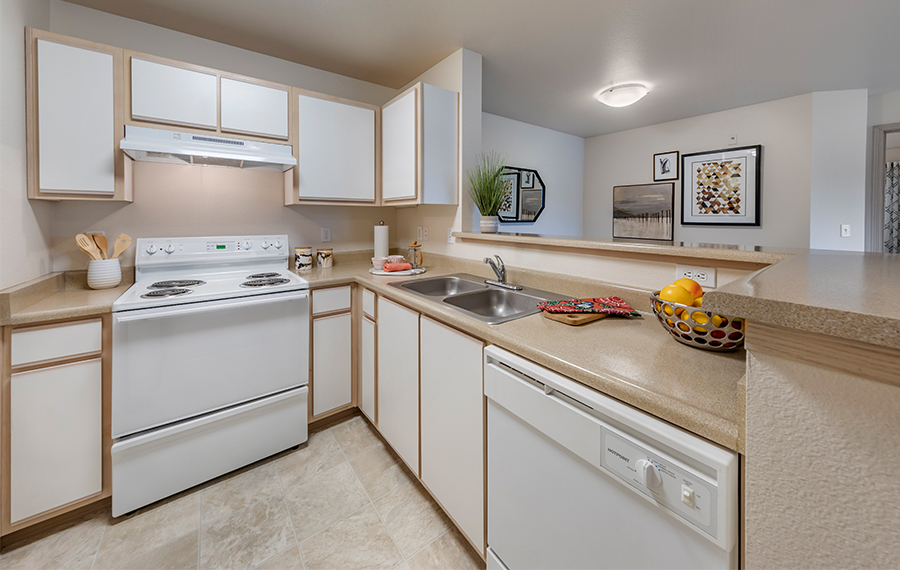 Quatama Crossing Apartments - Hillsboro, OR - Kitchen