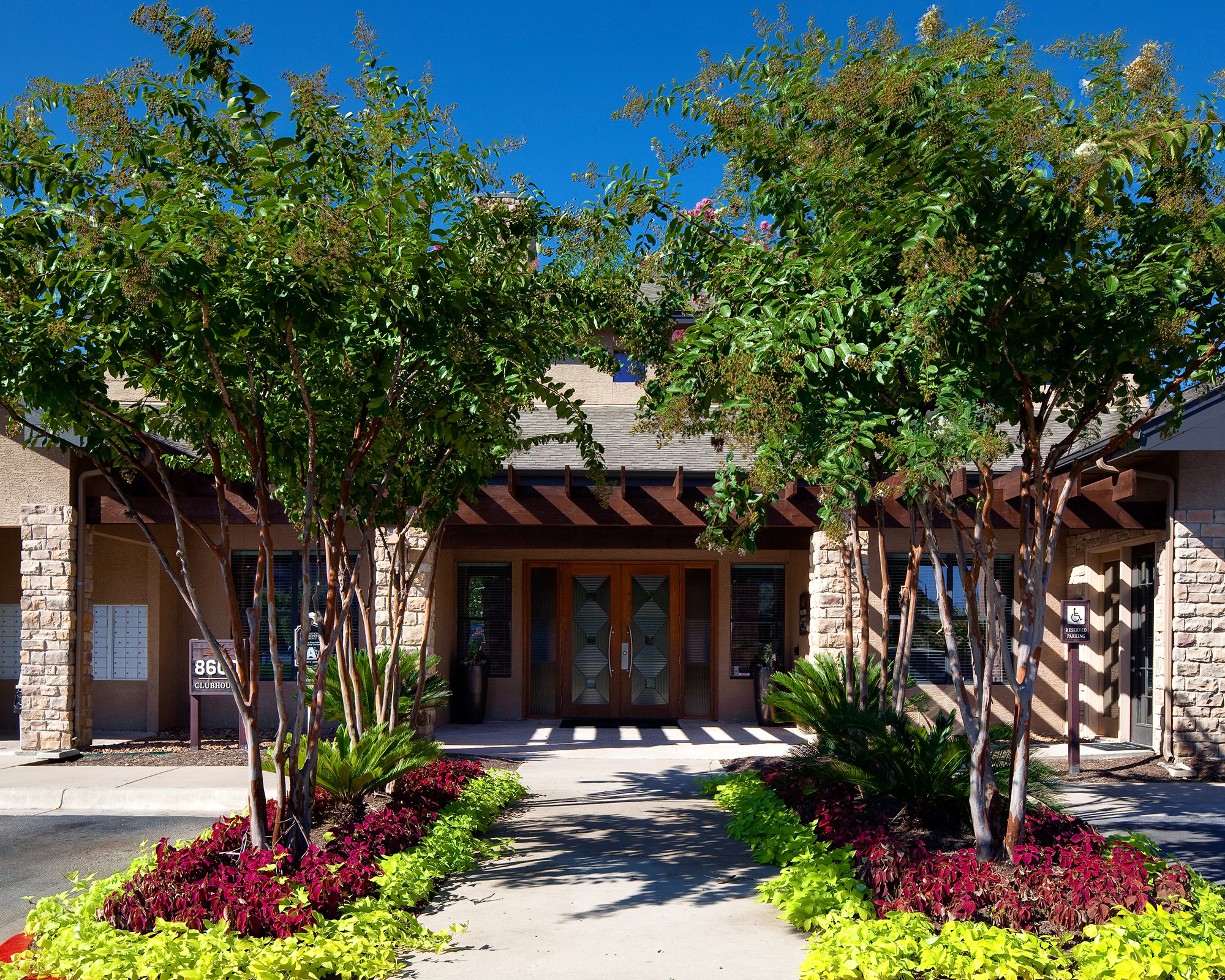 Ridgeview Apartments - Austin Texas - Garages