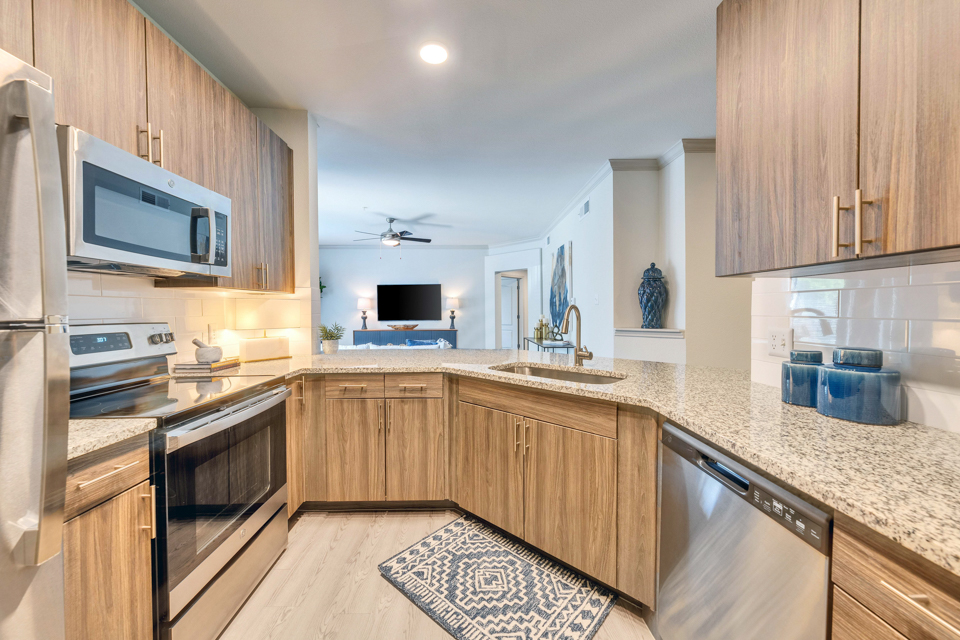 Ridgeview Apartments - South Austin - Kitchen