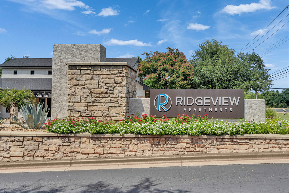 Ridgeview Apartments - Austin Texas - Community Convenience