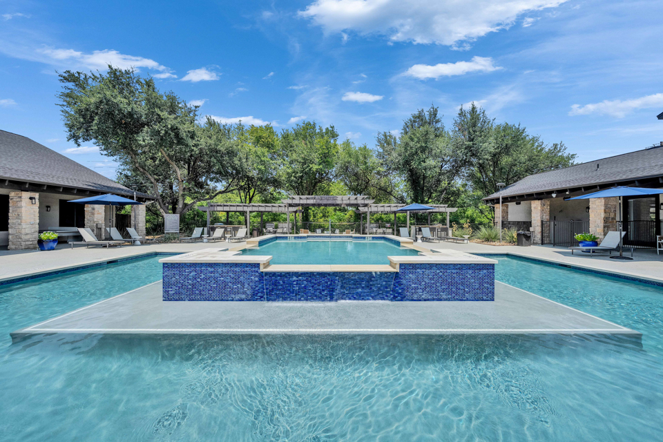 Ridgeview Apartments - South Austin - Pool