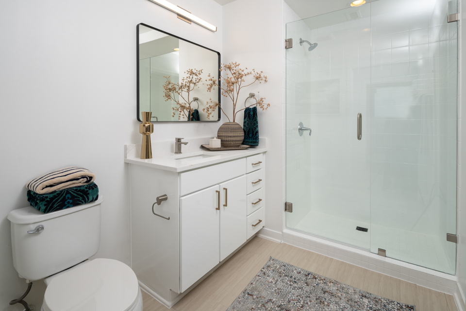SkyHouse Austin Apartments - Texas - Bathroom