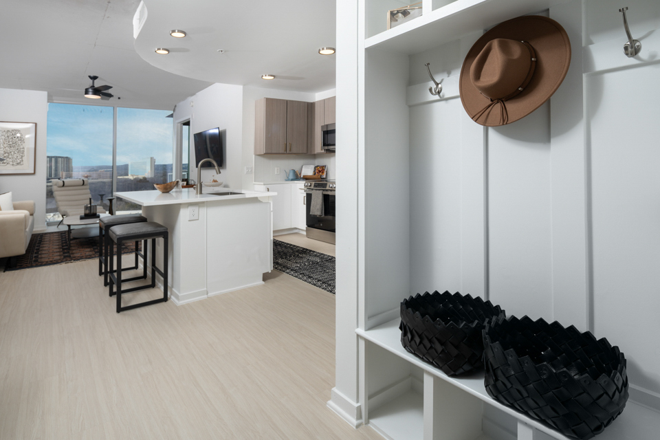 SkyHouse Austin Apartments - Rainey Street - Convenient
