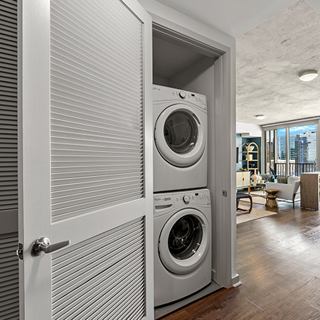 SkyHouse Dallas near me Victory Park - open layout