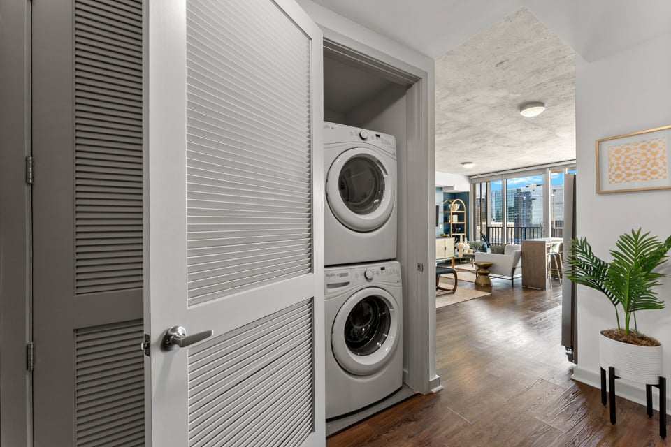 SkyHouse Dallas near me Victory Park - open layout