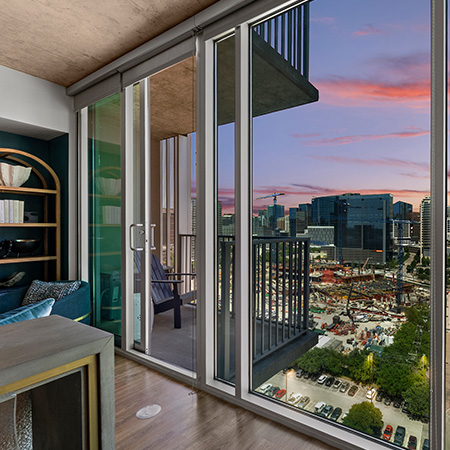 SkyHouse Dallas Apts - Texas - patio